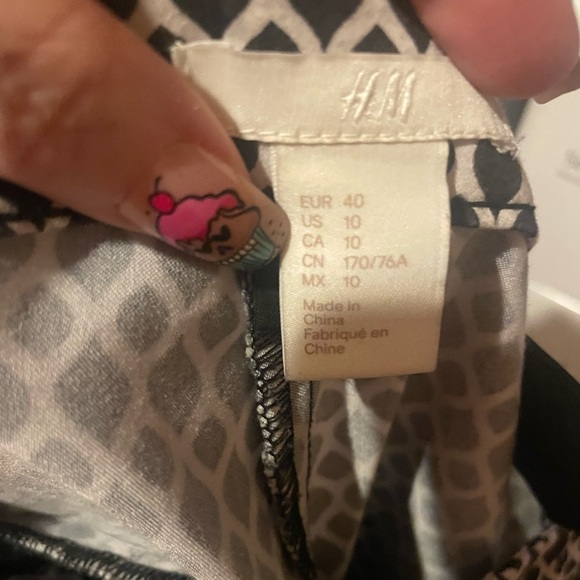 Size 10 Pants - Picture 2 of 2